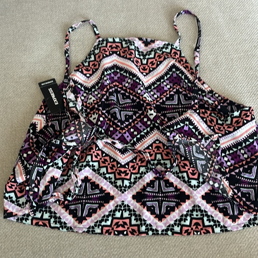 Geometric Patterned Tank Top - Picture 3 of 5